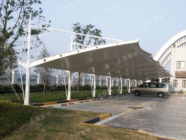 膜结构汽车停车棚